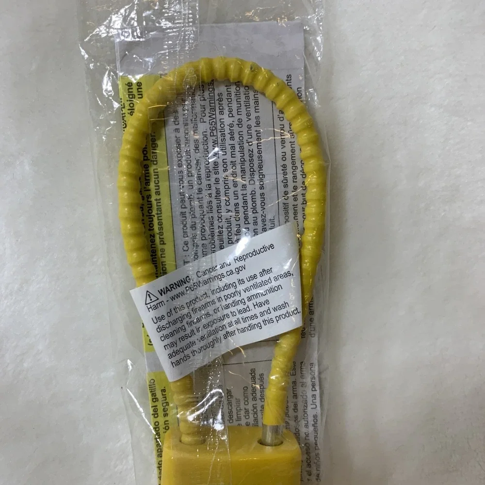 Mossberg Yellow‎ Cable Firearm Safety Lock R10SC3 w/ 2 Keys & Instructions NEW